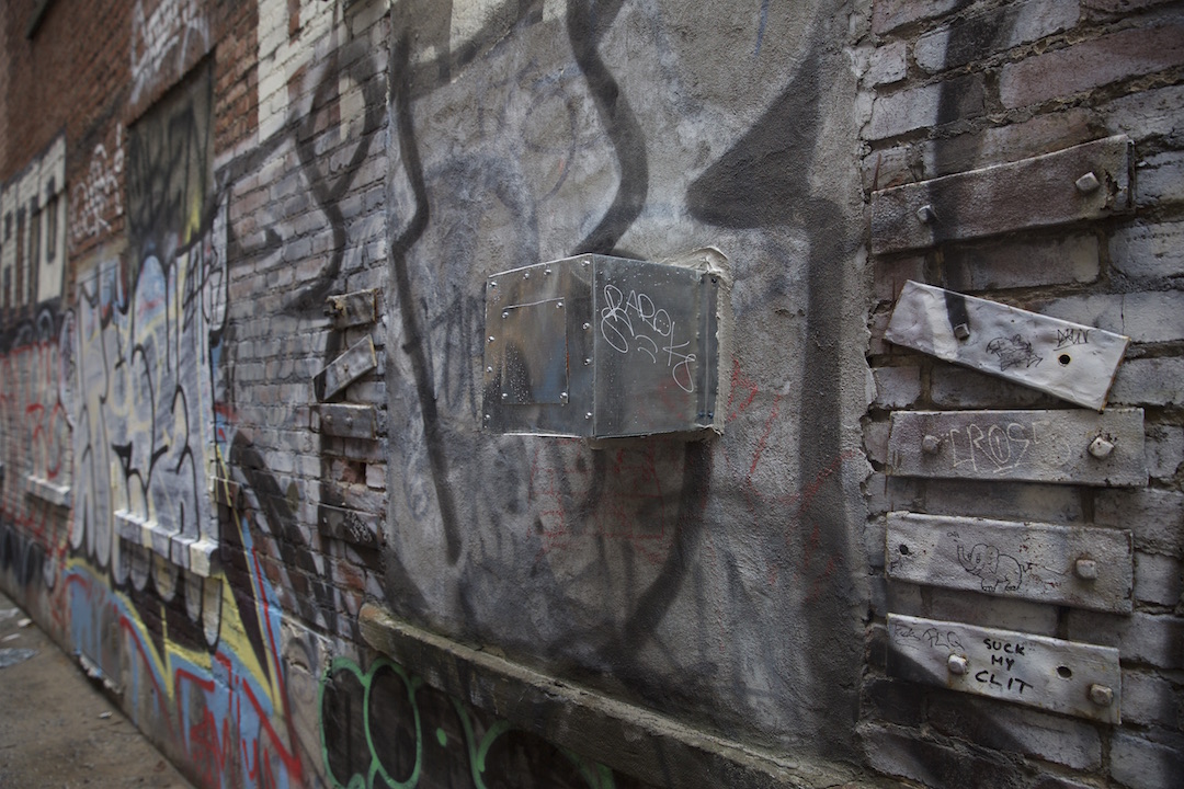 05 Ruelle St-Laurent - Installation photo 2 - Sounding the City 001 - Montréal 2015-2016